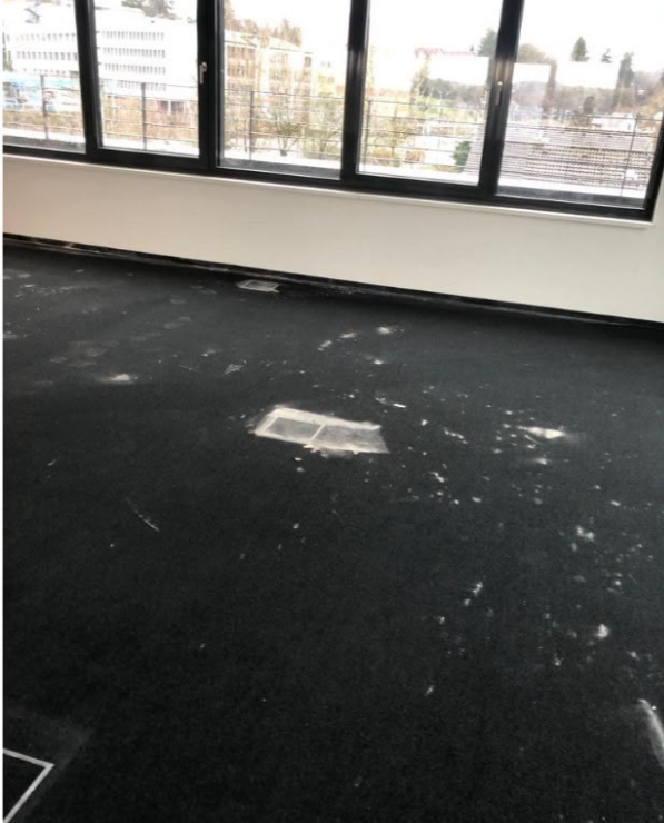 Büro vor der professionellen Reinigung